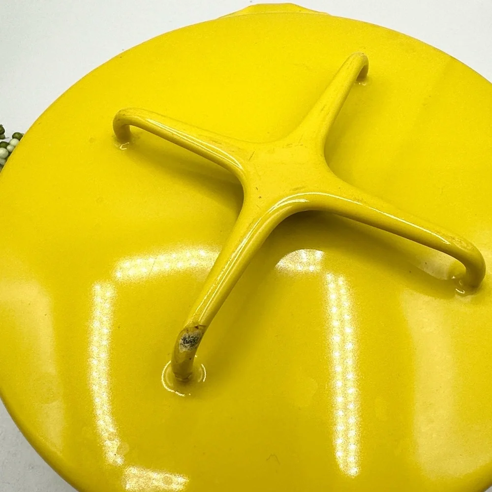 Dansk Designs Kobenstyle Yellow Enameled Dutch Oven & Lid. 2 Quart - Picture 12 of 17